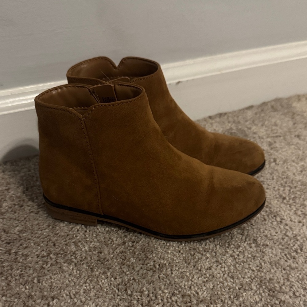 Cat & Jack Brown Suede Girls Boots